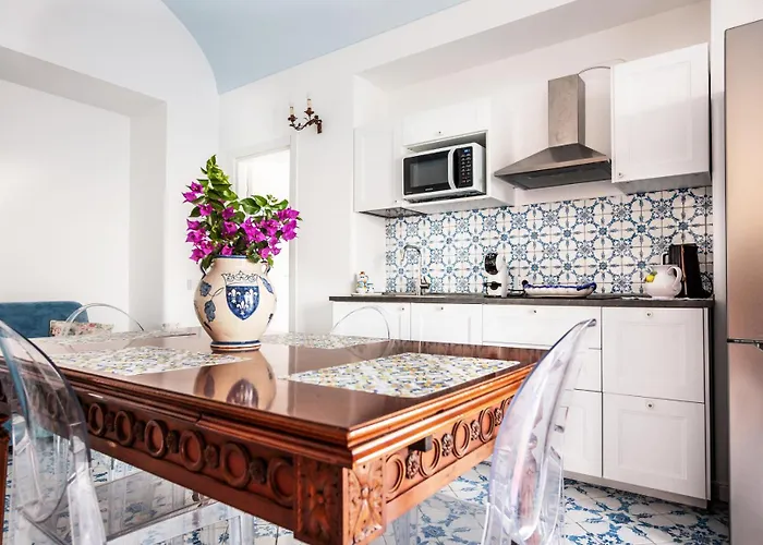 فيلة Alba - Coast